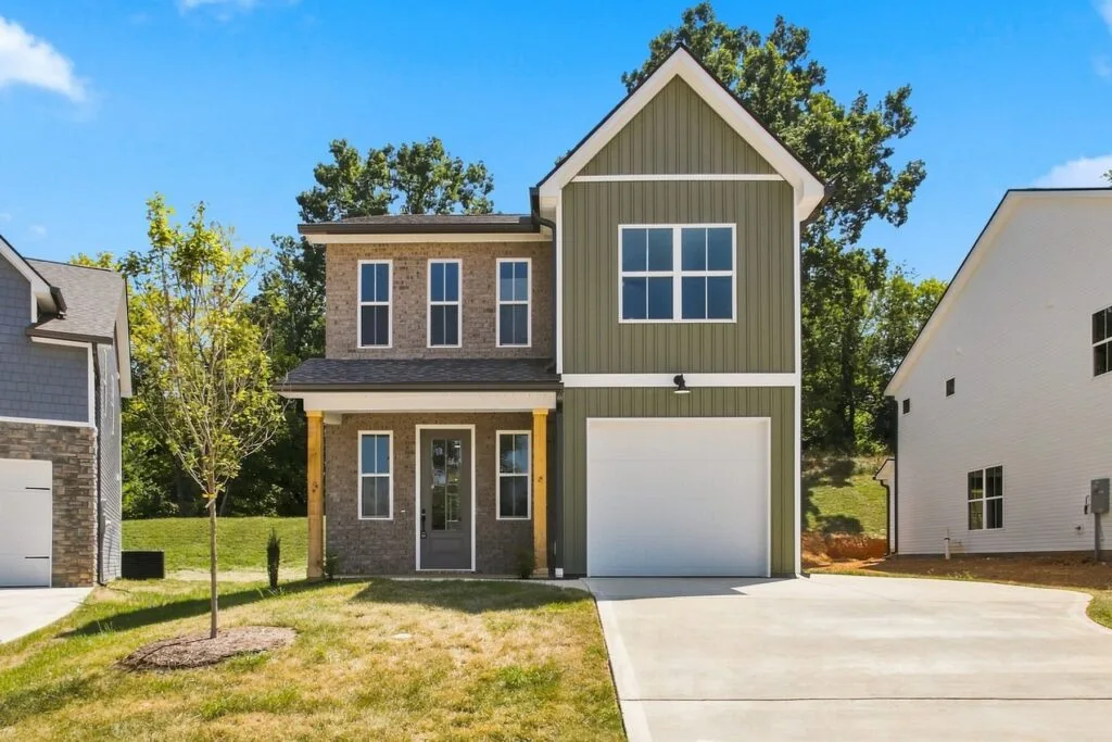 Front exterior of a new Turner Homes townhome at Luna Ridge in Lenoir City, TN